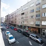 Design 2Bdr Apartment - Main Street