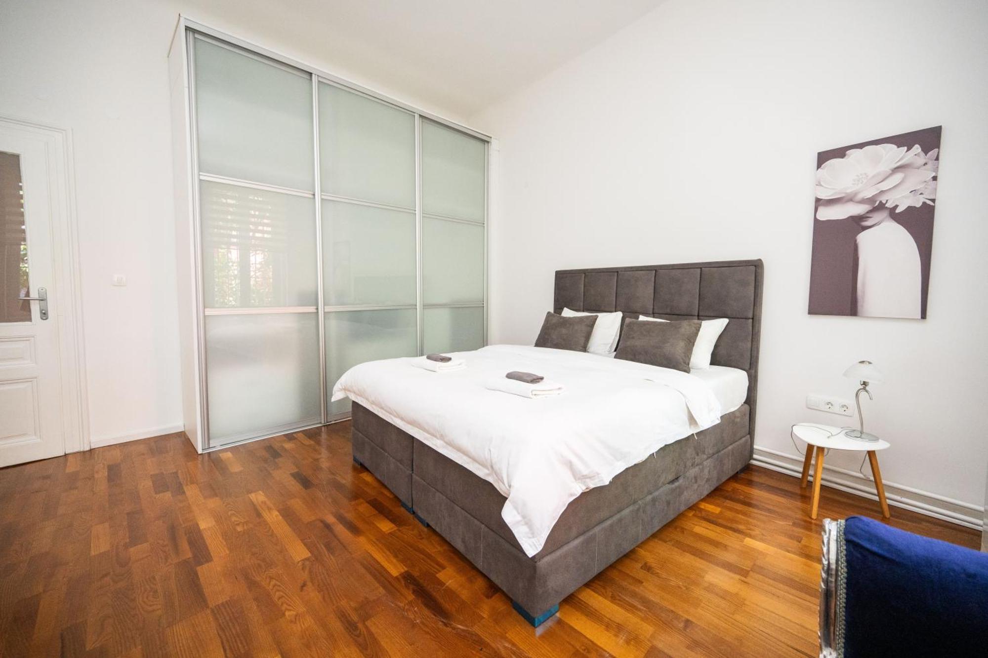 Design 2bdr - Main Street Apartment Sarajevo