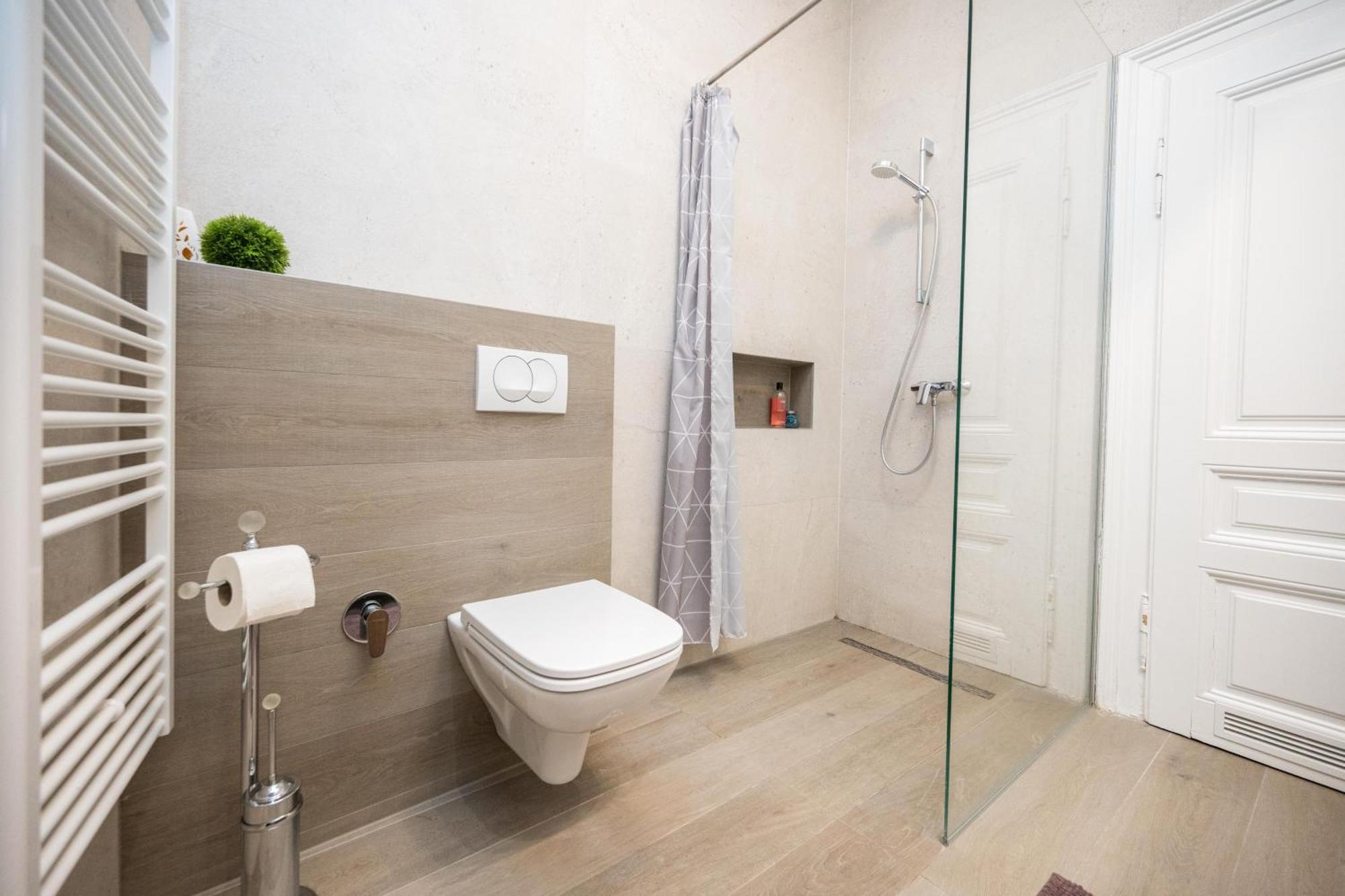 Design 2bdr - Main Street Apartment *