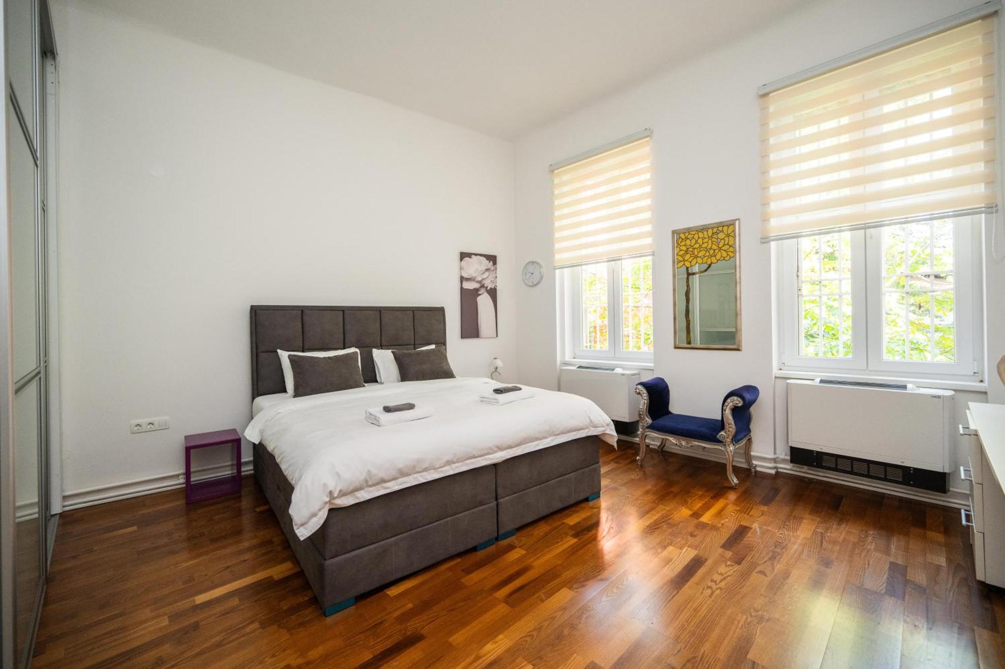 Design 2bdr - Main Street