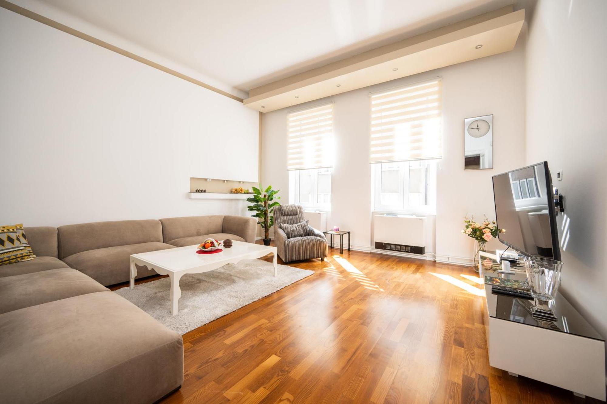 Design 2bdr - Main Street Apartment