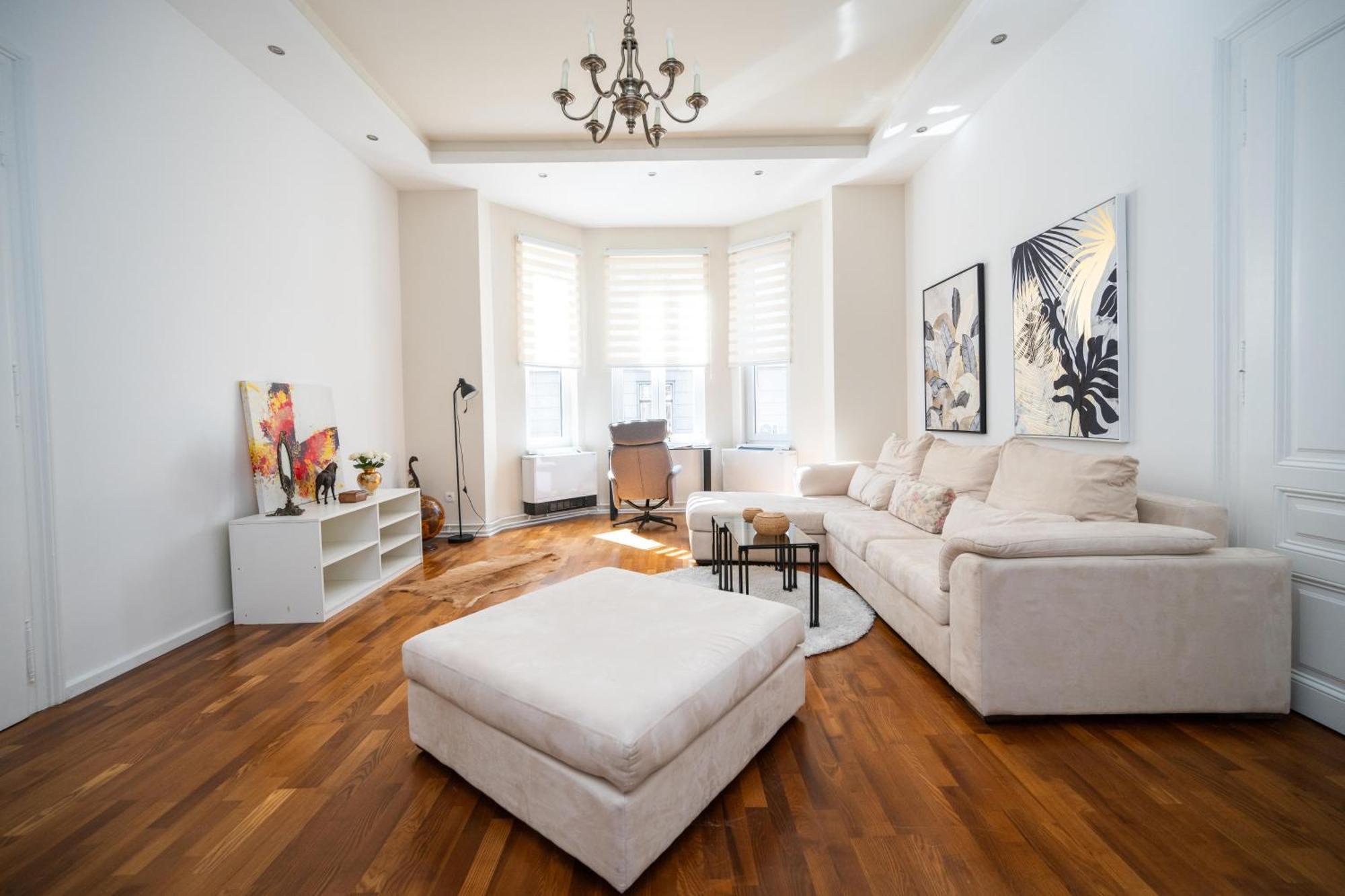 Design 2bdr - Main Street *