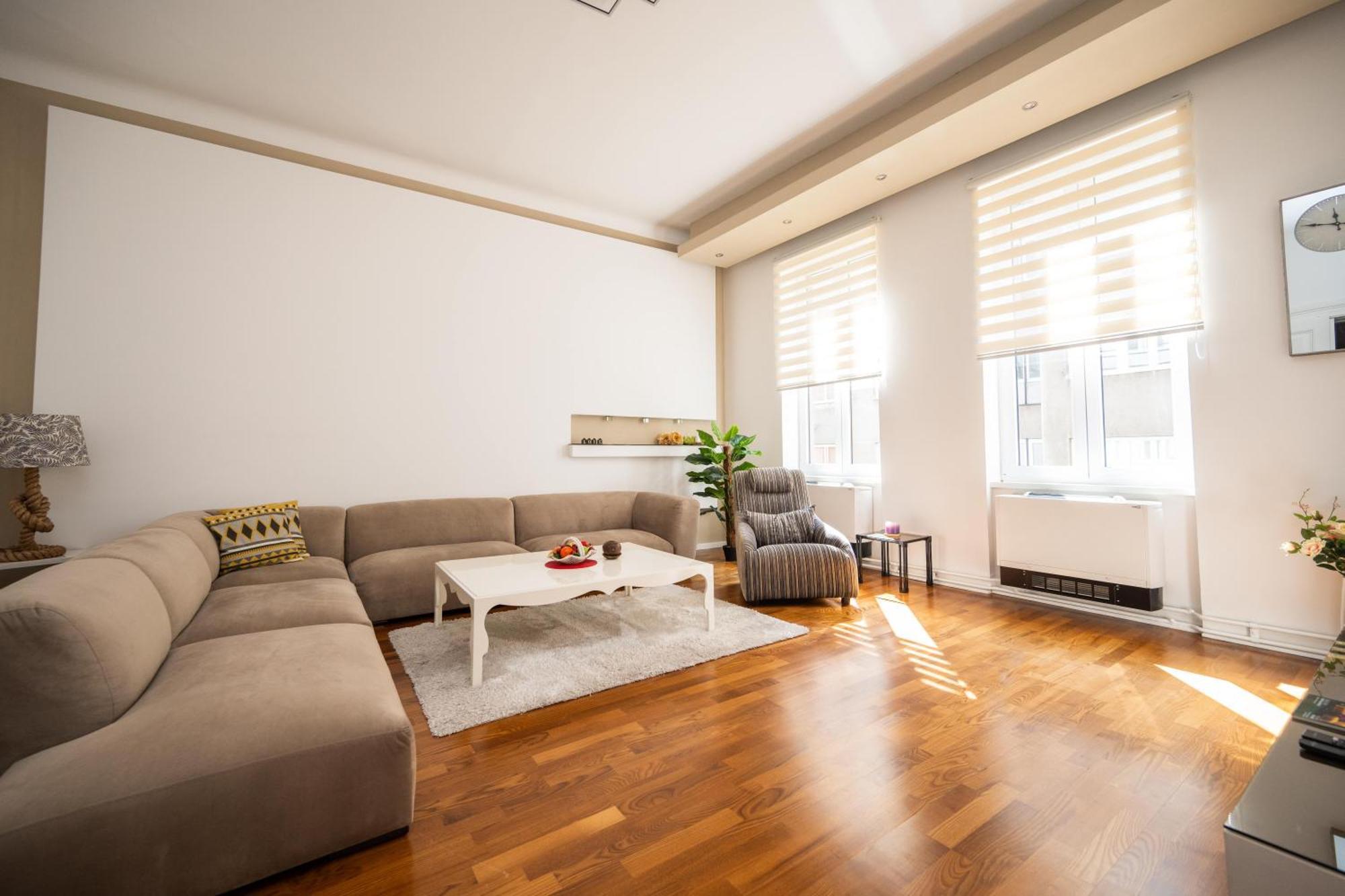 Design 2bdr - Main Street *