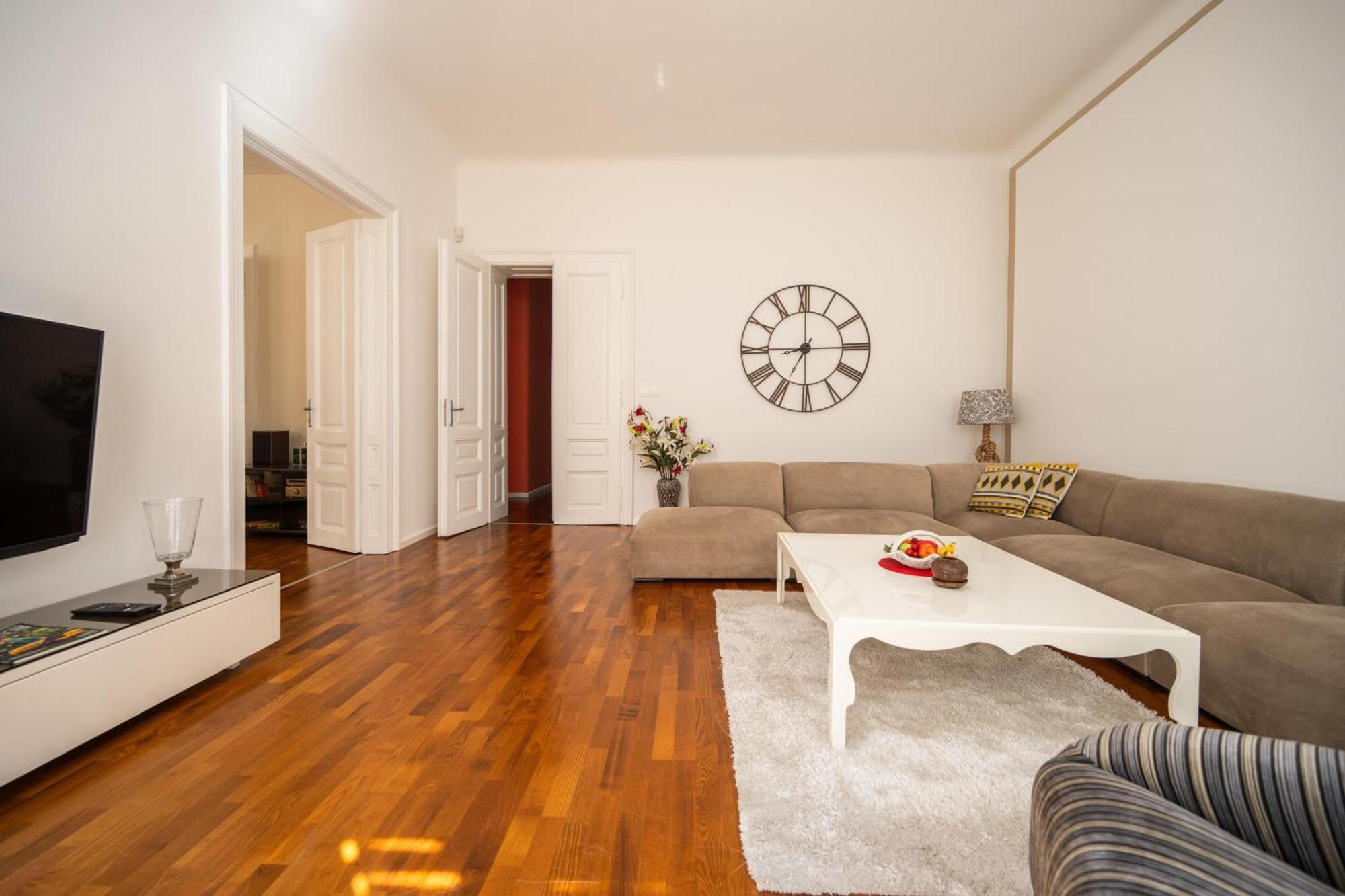 Apartment Design 2bdr - Main Street Sarajevo